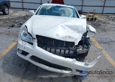 2011 Mercedes-Benz Cls 550 z USA, uszkodzony, nr VIN WDDDJ7CB8BA171036